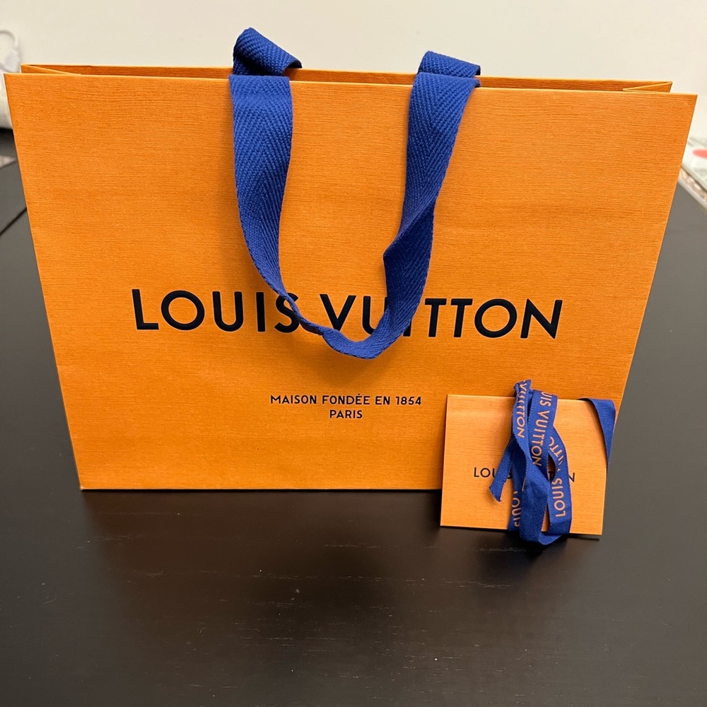 Louis Vuitton shopping with envelope only $10